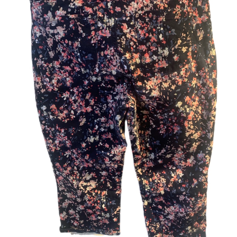 Pre Owned Women’s Juniors Bandolino Skimmer Capri Style Pants Floral Sz 10 - Picture 3 of 12